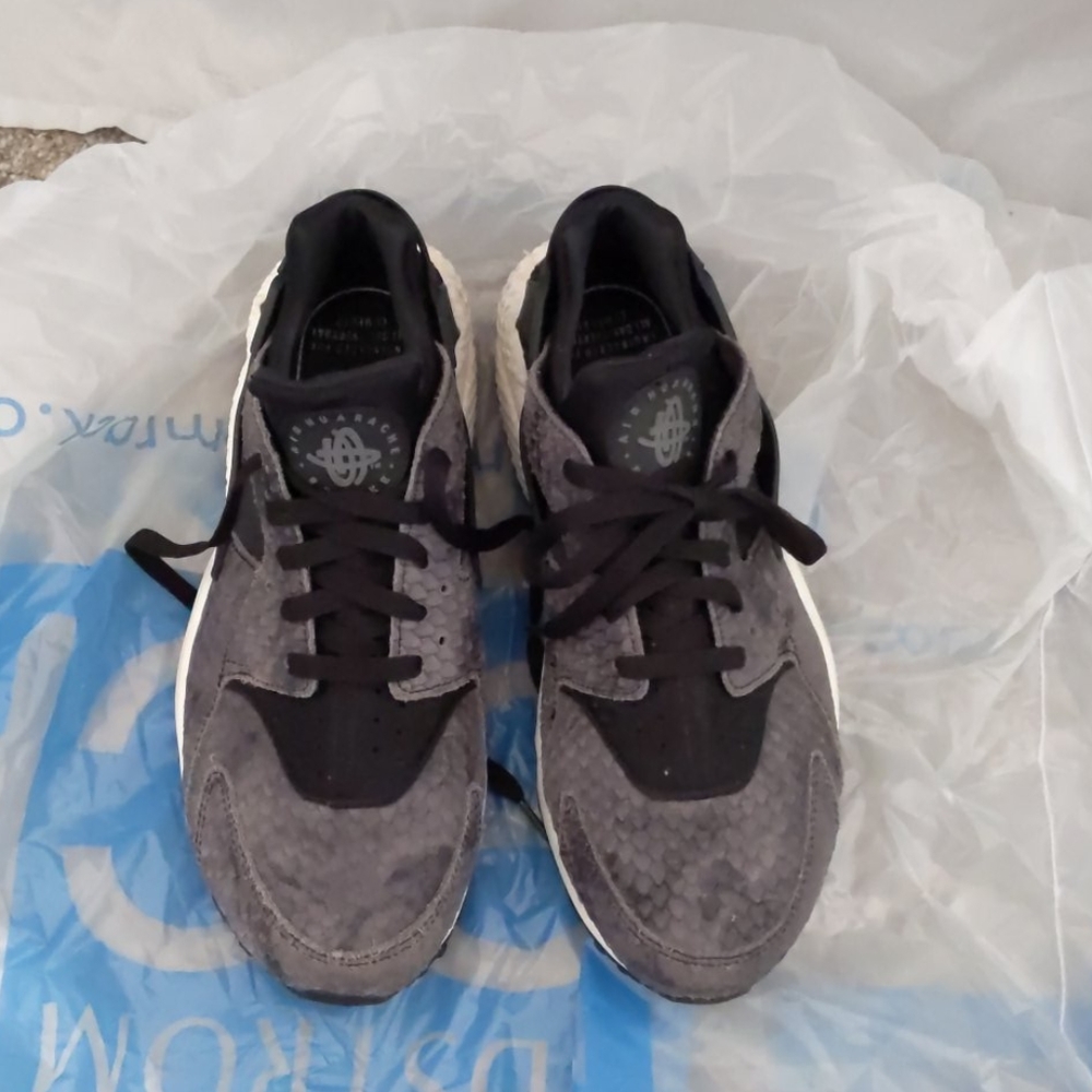 Gray Huaraches